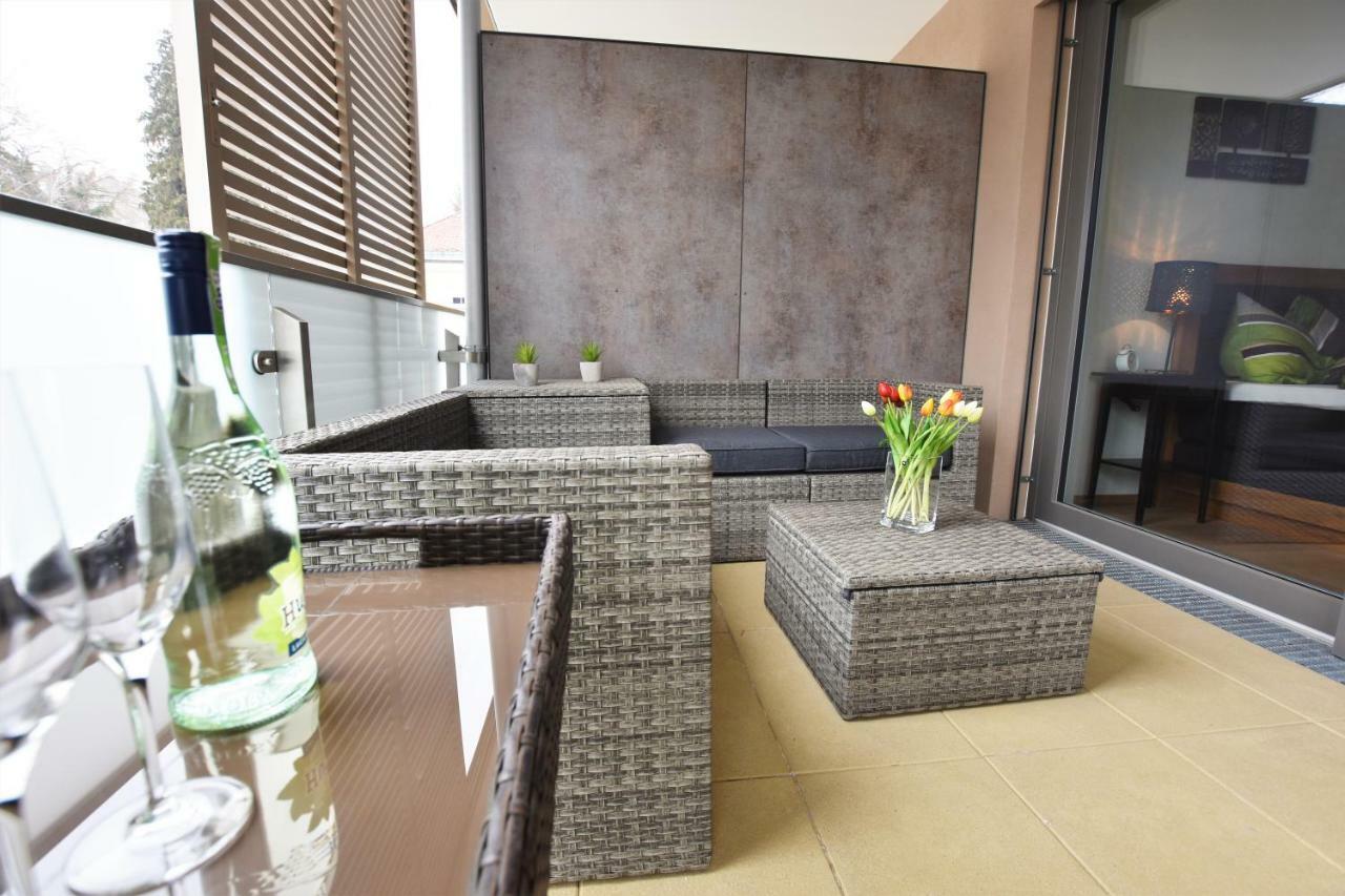 Luxury Holiday Am Woerthersee เพิร์ทชาค อัม เวิร์ทเทอร์ซี ภายนอก รูปภาพ